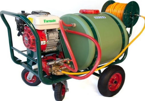 Boom tank power sprayers